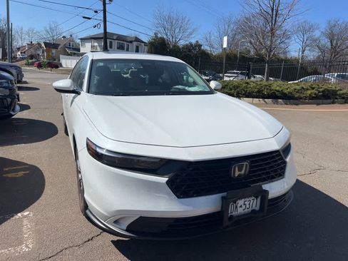 Used 2023 Honda Accord EX image 12