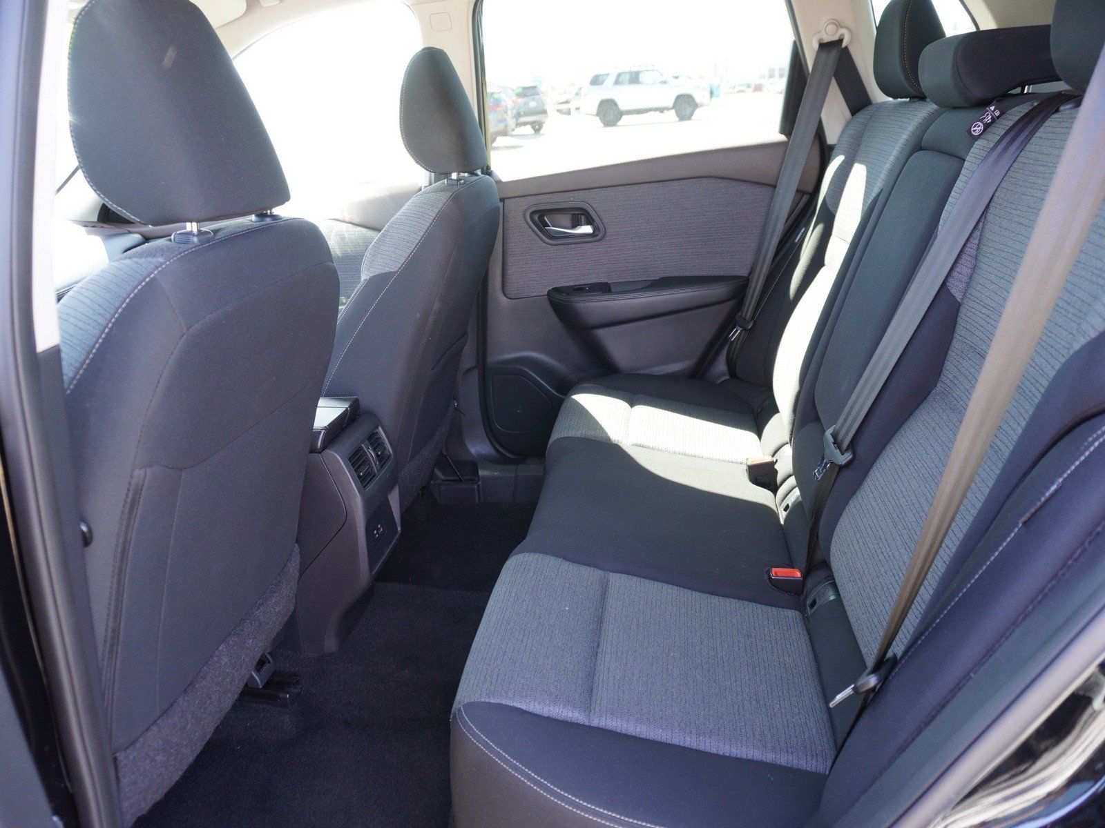Used 2023 Nissan Rogue SV FWD image 13