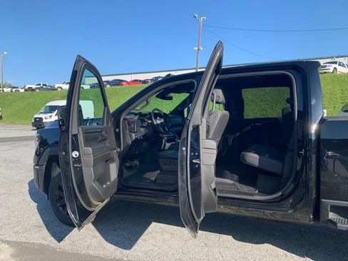 Used 2024 GMC Sierra 3500 AT4 w/ AT4 Preferred Package AWD/4WD image 19