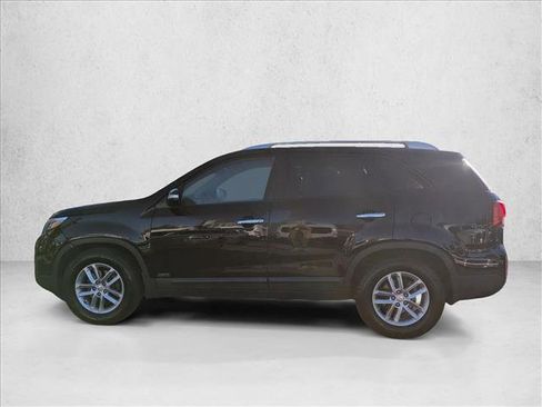 Used 2014 Kia Sorento LX image 9