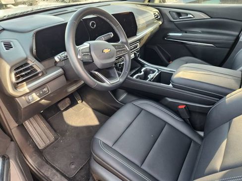 Used 2026 Chevrolet Traverse LT AWD/4WD image 8
