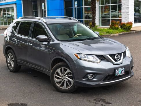 Used 2015 Nissan Rogue SL w/ SL Premium Package AWD/4WD image 2