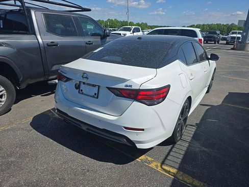 Used 2020 Nissan Sentra SR w/ Premium Package FWD image 6