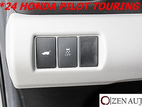 Used 2024 Honda Pilot Touring image 22
