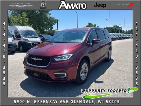 Used 2023 Chrysler Pacifica Touring-L AWD/4WD image 1