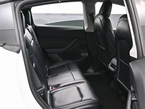 Used 2022 Tesla Model Y Performance image 37