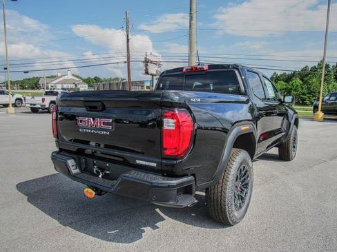 New 2026 GMC Canyon Elevation w/ Convenience Package image 4
