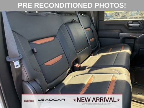 Used 2022 GMC Sierra 2500 AT4 w/ AT4 Preferred Package AWD/4WD image 13