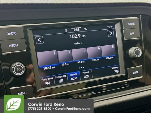Used 2021 Volkswagen Jetta SE FWD image 14