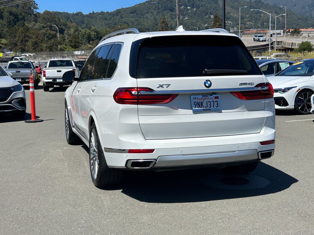 Used 2021 BMW X7 xDrive40i w/ Premium Package 2 AWD/4WD image 3
