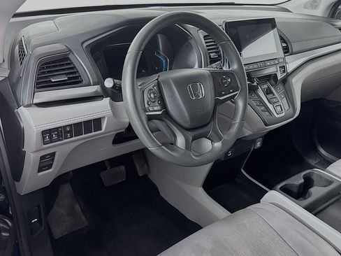 Certified 2023 Honda Odyssey EX image 9