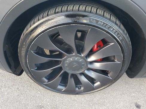 Used 2022 Tesla Model Y Performance image 26