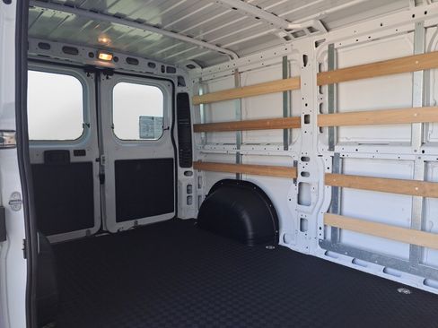 Used 2025 RAM ProMaster 2500 w/ U-Haul Equipment Group FWD image 16