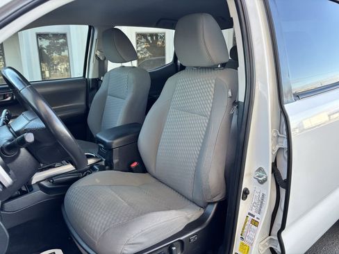 Used 2021 Toyota Tacoma SR image 14