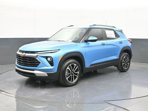 New 2026 Chevrolet TrailBlazer LT w/ Convenience Package FWD image 3