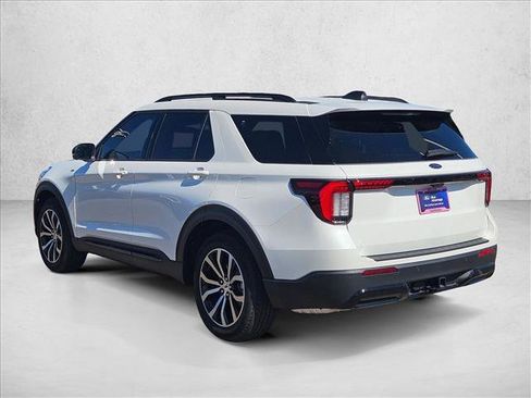 Certified 2025 Ford Explorer ST-Line RWD image 9
