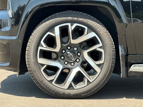 Used 2024 Chevrolet Silverado EV RST AWD/4WD image 35