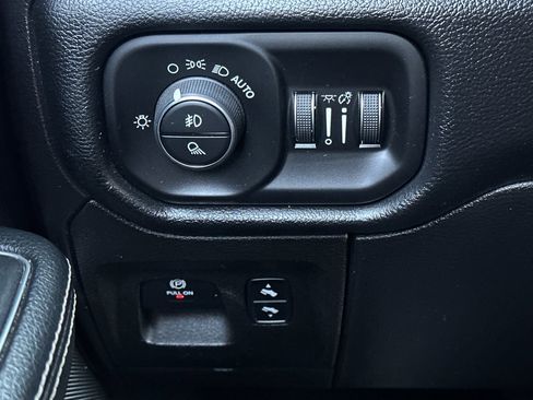 Used 2019 RAM 1500 Laramie image 33