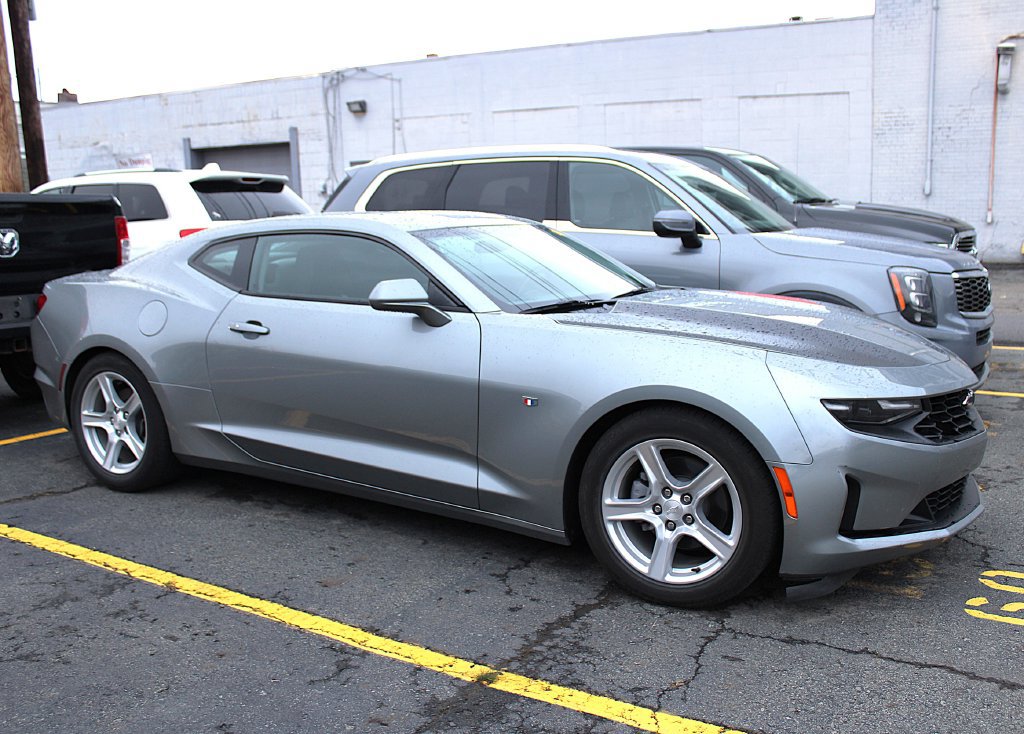 Used 2023 Chevrolet Camaro LT w/ Technology Package RWD image 3