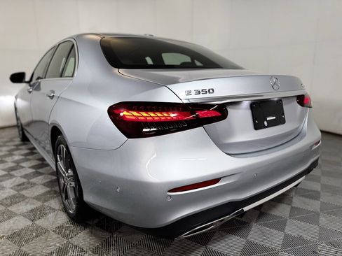 Used 2022 Mercedes-Benz E 350 4MATIC Sedan image 4