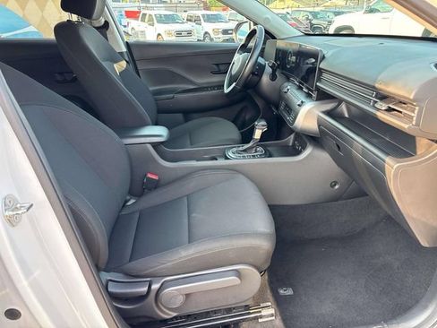 Used 2024 Hyundai Kona SEL AWD/4WD image 17