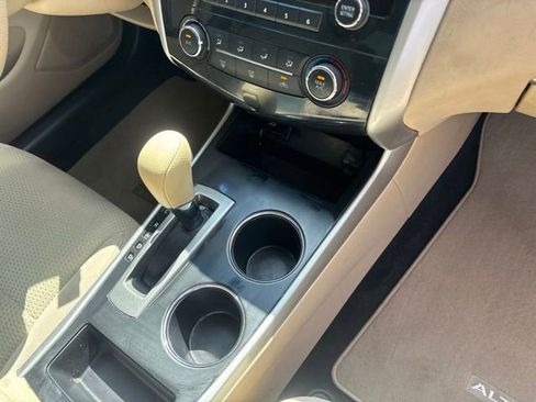 Used 2015 Nissan Altima 2.5 S w/ Power Driver Seat Package FWD image 19