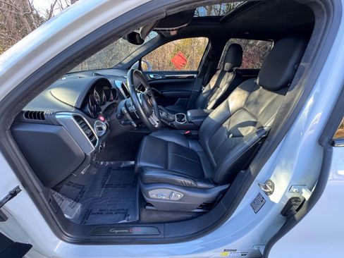Used 2016 Porsche Cayenne GTS image 21