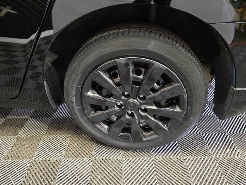 Used 2015 Nissan Sentra S image 33