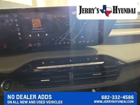 Used 2025 Buick Enclave Avenir w/ Super Cruise Package FWD image 13