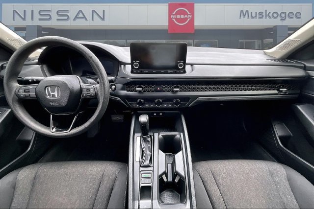 Used 2025 Honda Accord SE image 7