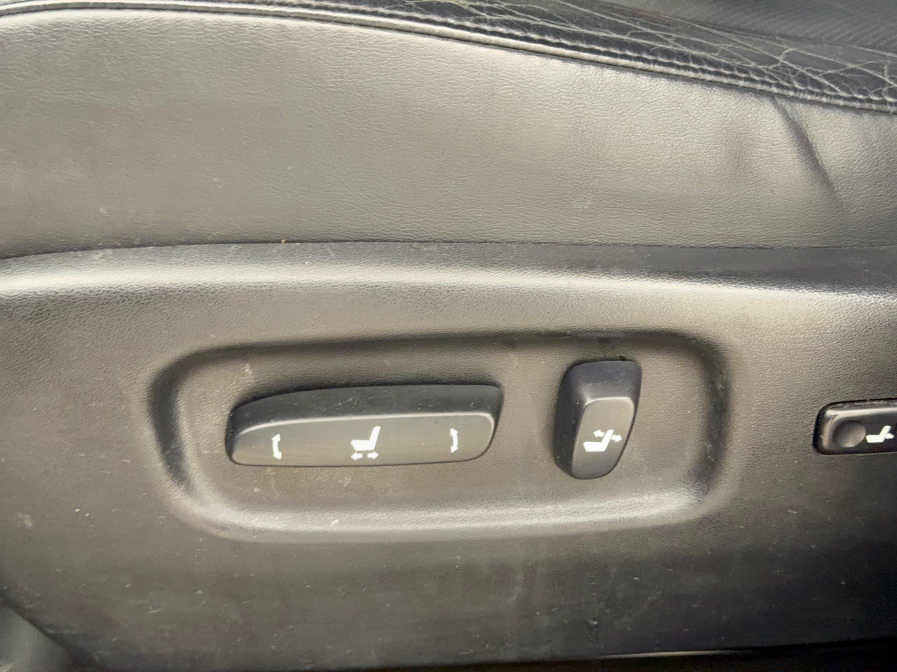 Used 2011 Lexus RX 350 2WD w/ Premium Pkg image 16