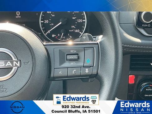 Used 2023 Nissan Rogue SV AWD/4WD image 17