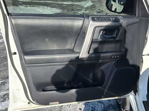 Used 2015 Toyota 4Runner Limited image 10