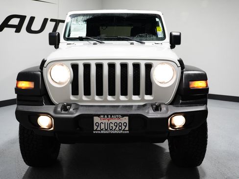 Used 2018 Jeep Wrangler Sport image 2