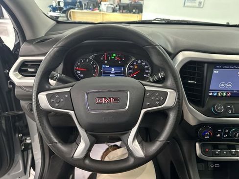Certified 2023 GMC Acadia SLE w/ Driver Convenience Package image 14