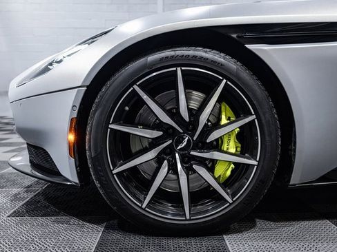 Used 2017 Aston Martin DB11 V12 image 27