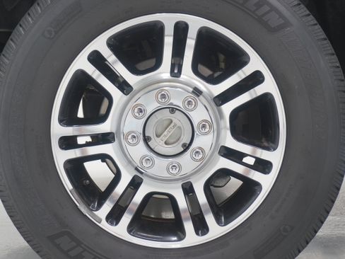 Used 2013 Ford F250 Platinum w/ FX4 Off Road Pkg AWD/4WD image 27