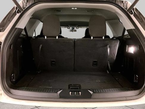 Used 2022 Ford Explorer XLT AWD/4WD image 35