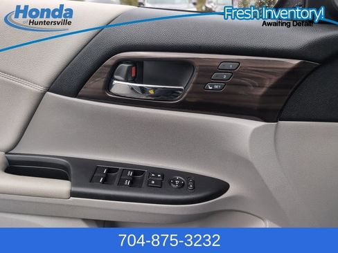 Used 2017 Honda Accord EX-L image 24