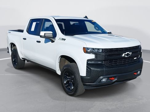 Used 2019 Chevrolet Silverado 1500 LT Trail Boss image 3