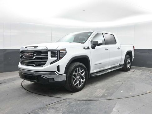 Used 2024 GMC Sierra 1500 SLT w/ SLT Premium Plus Package AWD/4WD image 5