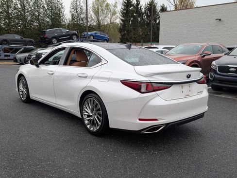 Used 2022 Lexus ES 350 Luxury w/ Accessory Package image 5