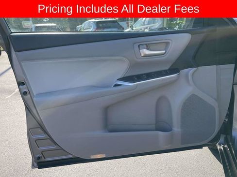 Used 2017 Toyota Camry XLE w/ Moonroof Package FWD image 17