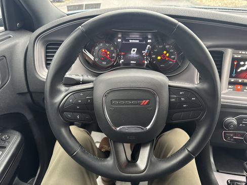 Used 2023 Dodge Charger SXT w/ Blacktop Package image 17