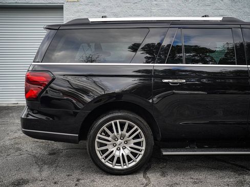 Used 2022 Ford Expedition Max Limited image 15