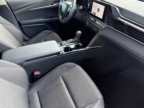 Used 2025 Toyota Camry LE FWD image 24
