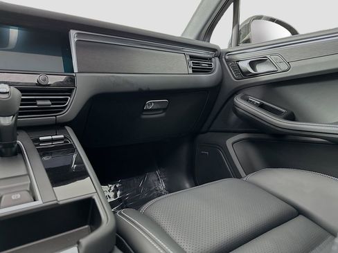 New 2026 Porsche Macan GTS image 26