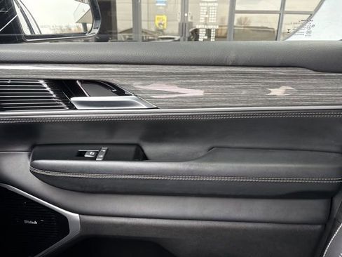 Used 2022 Jeep Wagoneer Series III w/ Premium Group I image 28