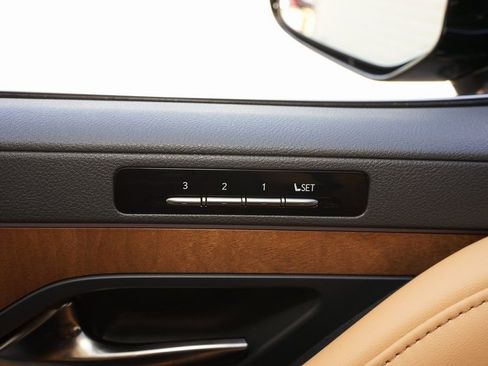 Used 2026 Lexus LX 600 4WD w/ Appearance Package image 31