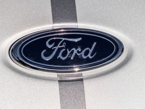 Used 2006 Ford GT image 98